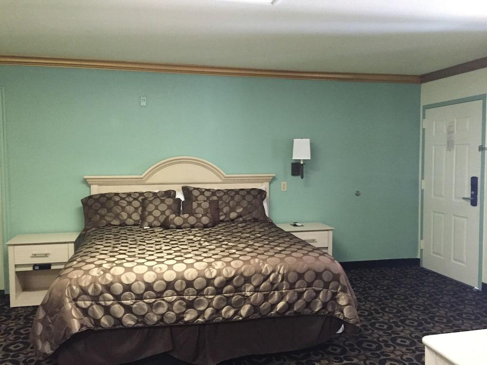 Scottish Inns & Suites at NRG Park photo 2