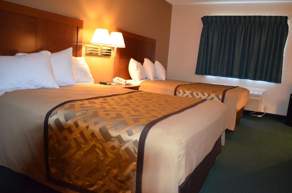 Brookshire Inn & Suites photo 5
