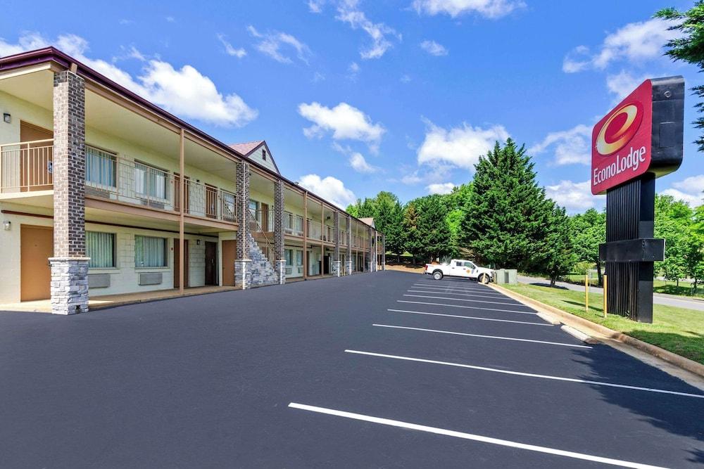 Brentwood Inn & Suites photo 46
