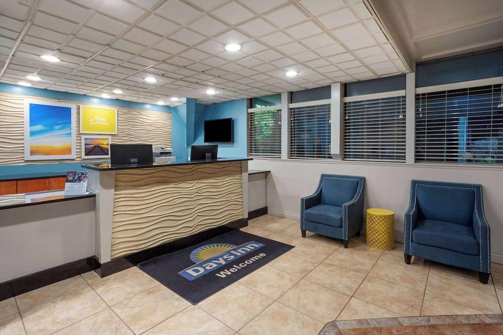 Days Inn by Wyndham Ann Arbor photo 4