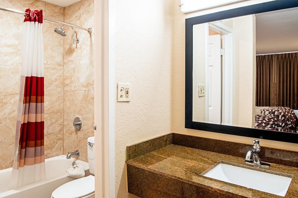 Red Roof Inn Slidell photo 3