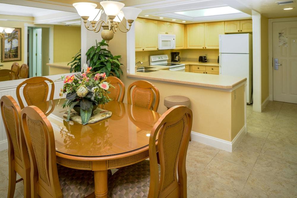 Hilton Vacation Club Charter Club Naples Bay photo 5