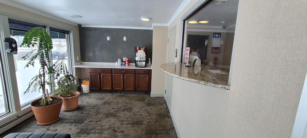 Hospitality Inn - Buffalo Airport photo 2