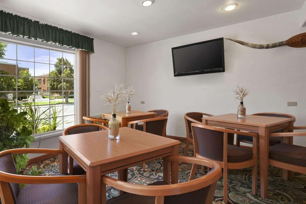 Travelodge by Wyndham Pendleton OR photo 19