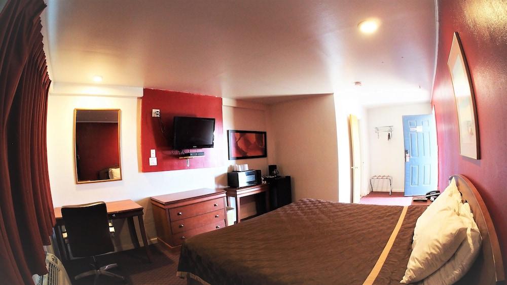 Country Manor Motel Watkins photo 32
