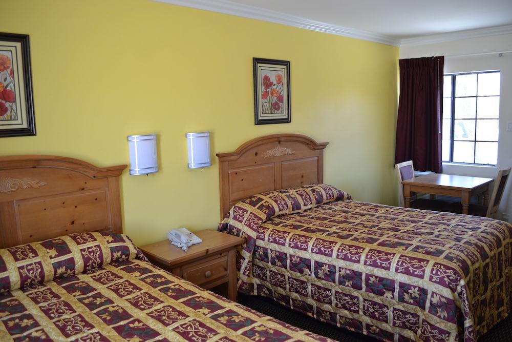 El Rancho Dolores Motel at Joshua Tree National Park photo 4