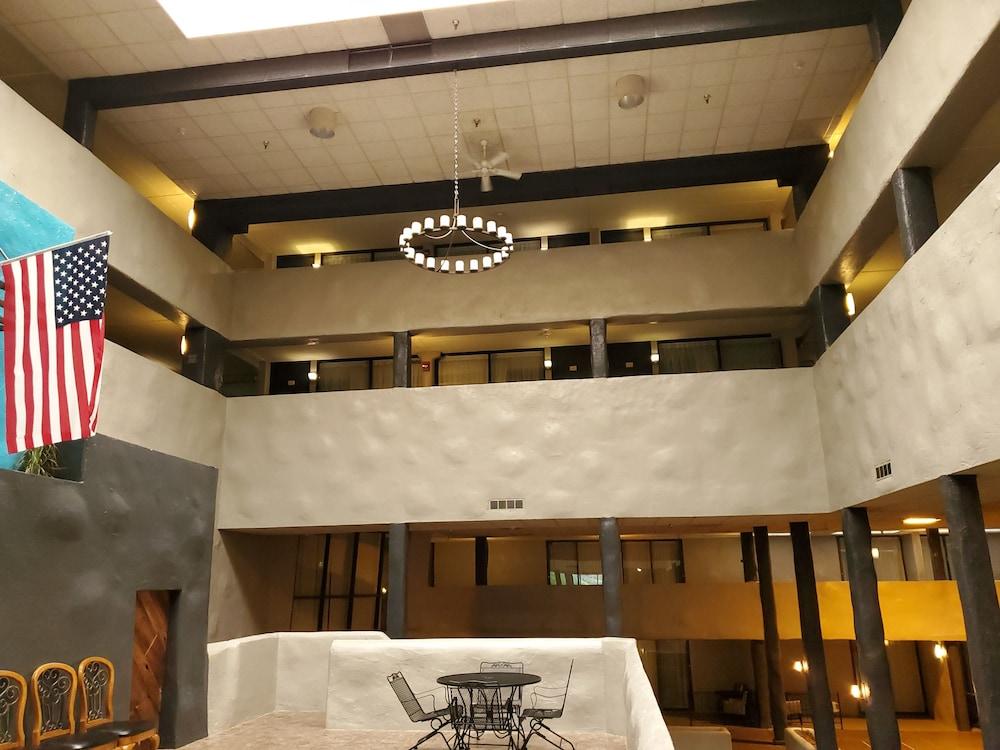 Pine Lake Resort and Banquets photo 9