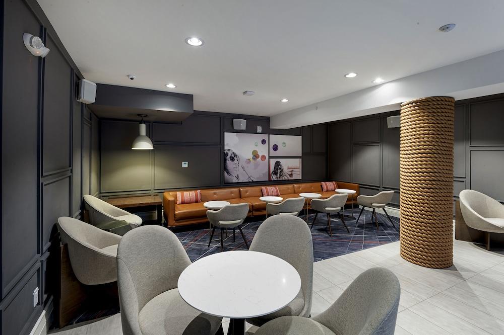 Axiom Hotel photo 43