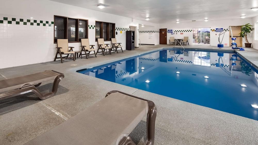 Best Western Rama Inn photo 27