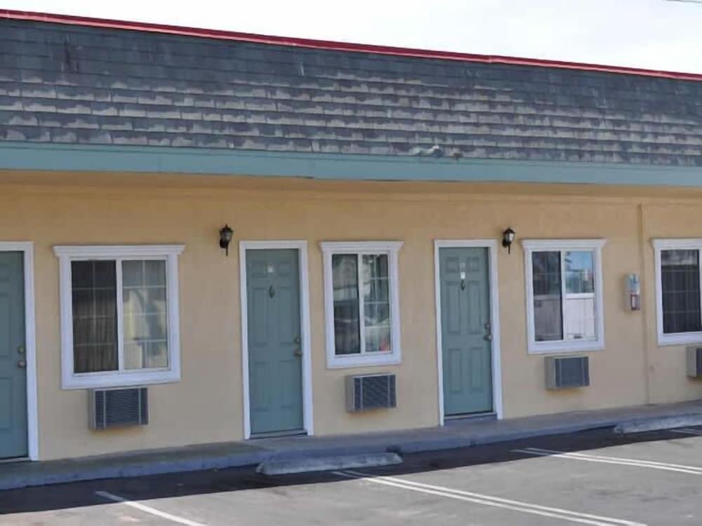 Palace Inn Oxnard photo 50