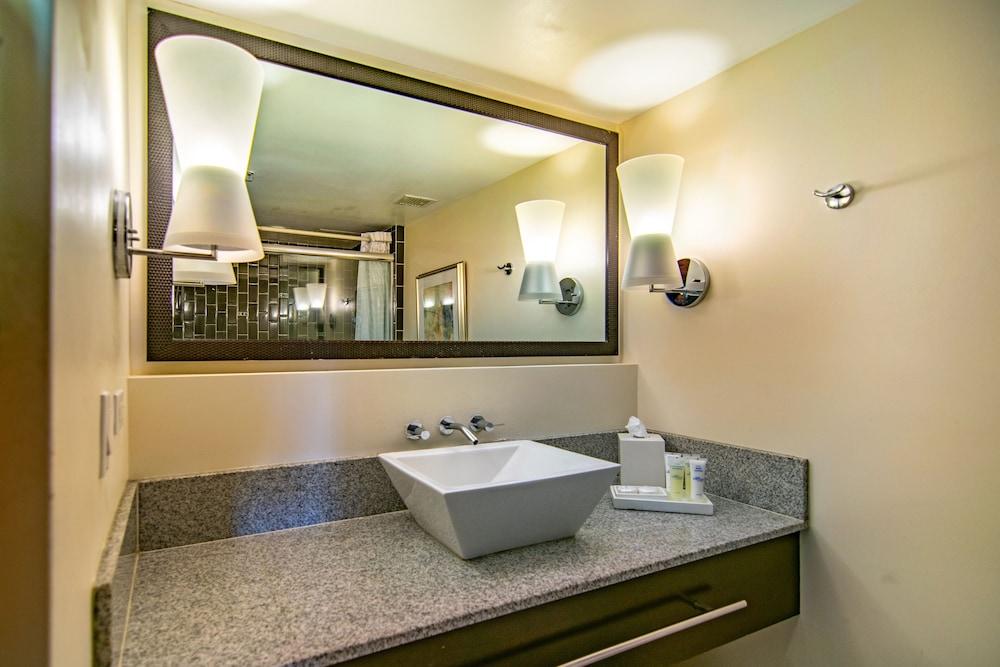 Regency on Beachwalk Waikiki by OUTRIGGER photo 47