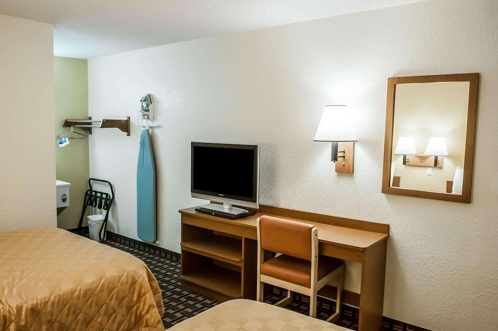Rodeway Inn Albuquerque West photo 31