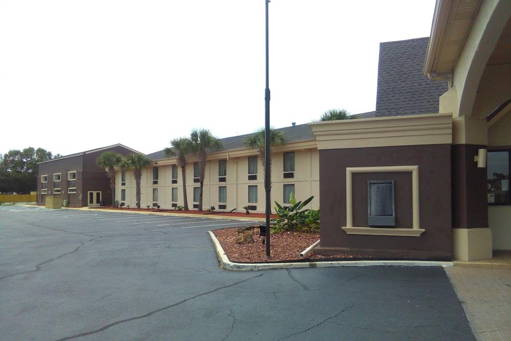 Regency inn and Suites photo 17