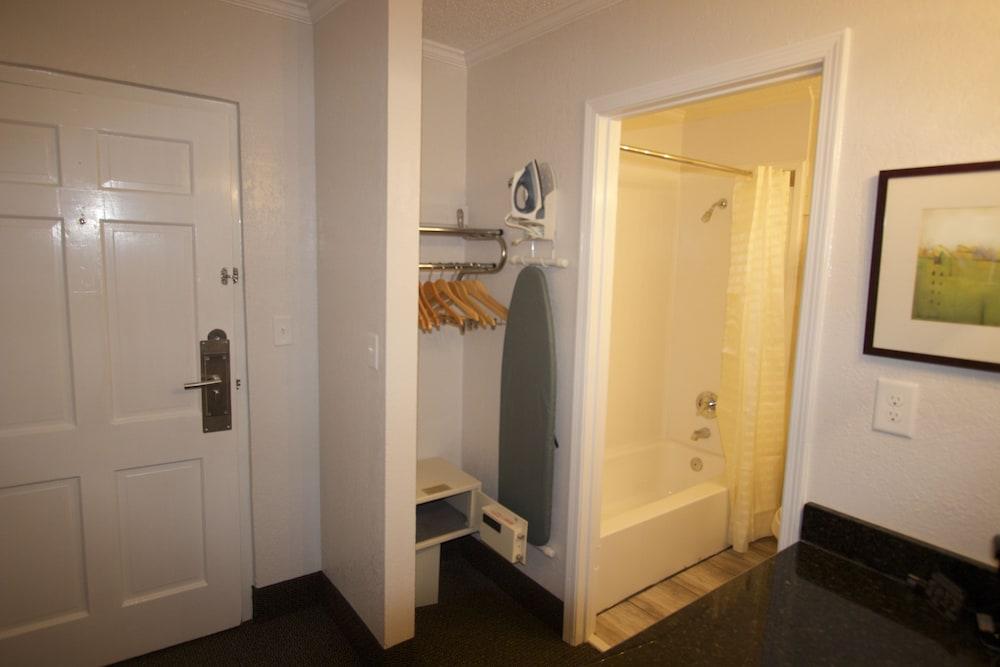 At Home Inn & Suites photo 42