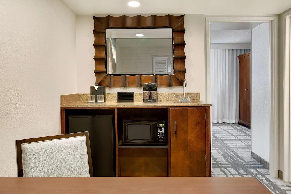 Embassy Suites by Hilton Orlando International Dr Conv Ctr photo 12