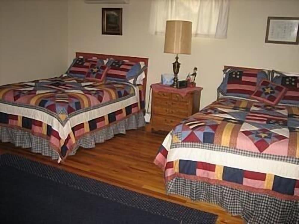 Spring Motor Inn photo 2