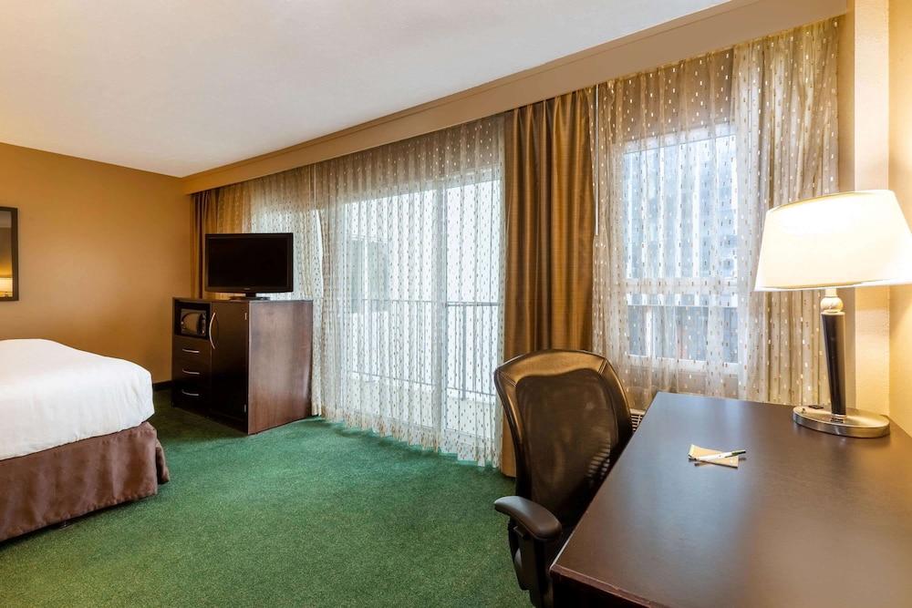 La Quinta Inn & Suites by Wyndham Seattle Downtown photo 8