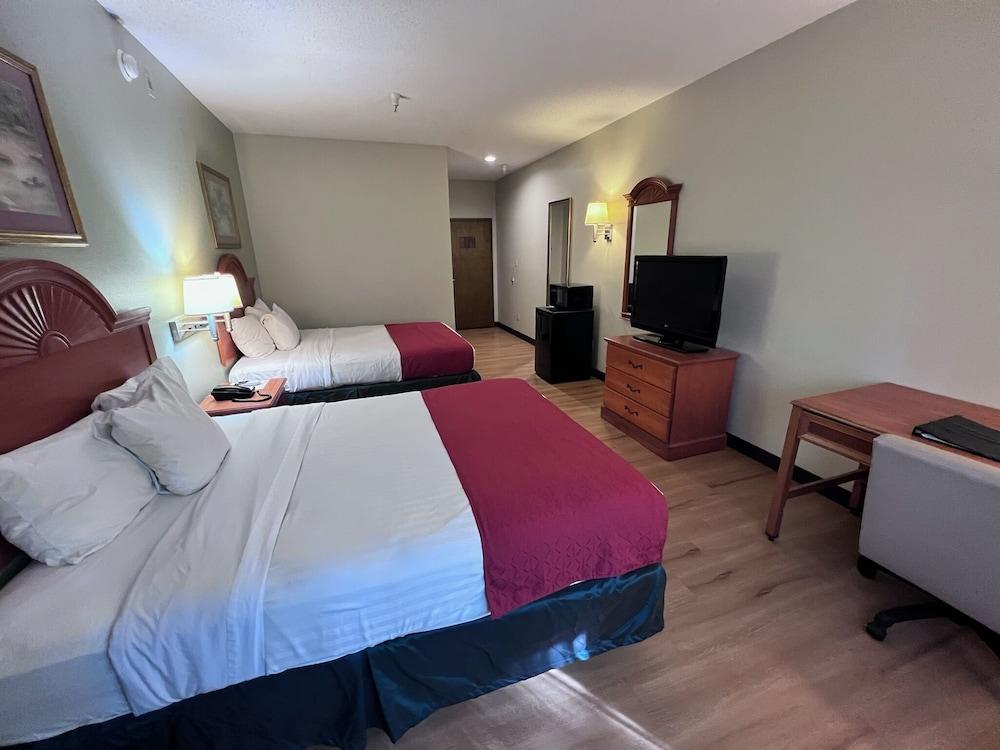 Americas Best Value Inn Wiggins photo 15
