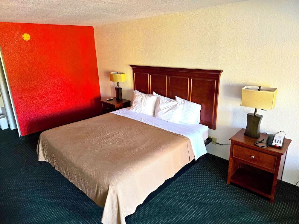 Garden Inn & Suites photo 11
