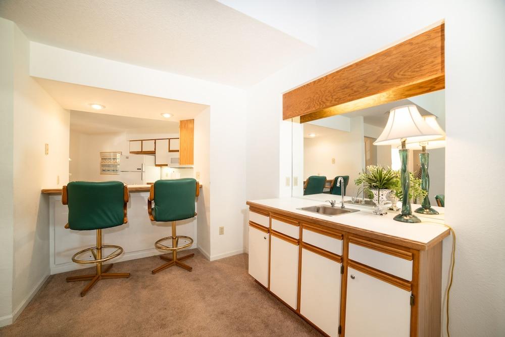 Pointe Royale Condominium Resort & Golf Course photo 11