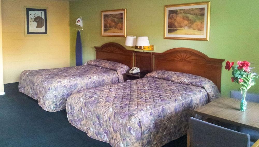 Relax Inn Westminster photo 11