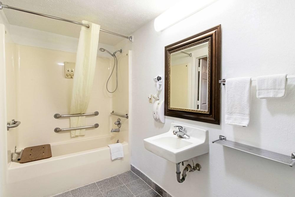 Quality Inn & Suites Dickson photo 7