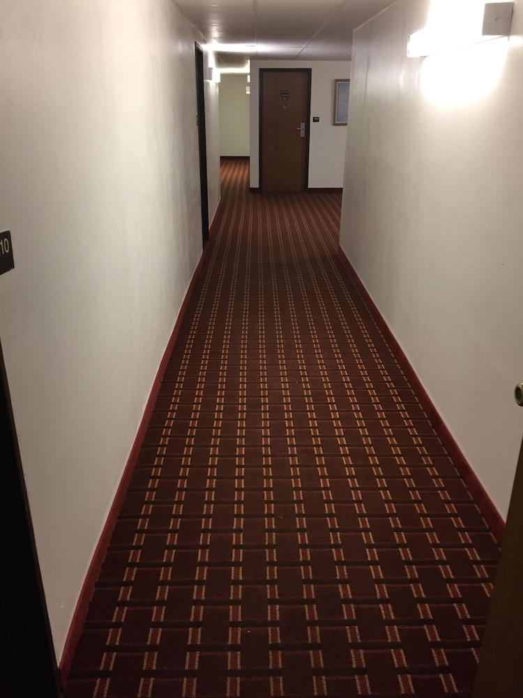 Luxury Inn & Suites photo 10