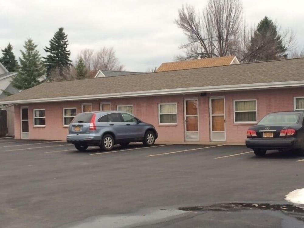 Pink Fountain Motor Inn photo 19