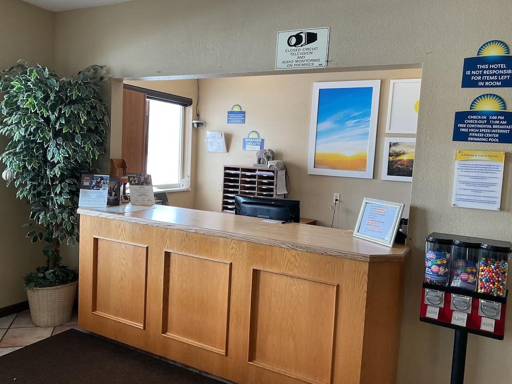 Days Inn by Wyndham Colorado Springs Airport photo 3