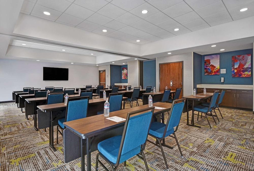 Hampton Inn Las Vegas Strip South, NV photo 41