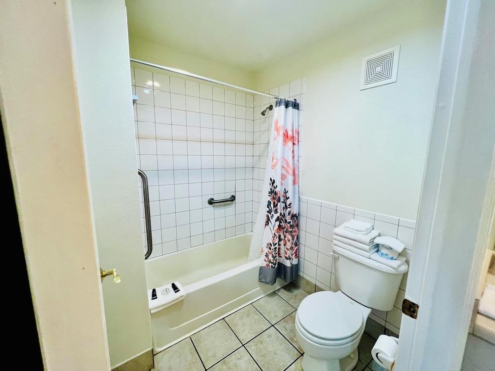 Rodeway Inn Garland Harbor Point photo 8