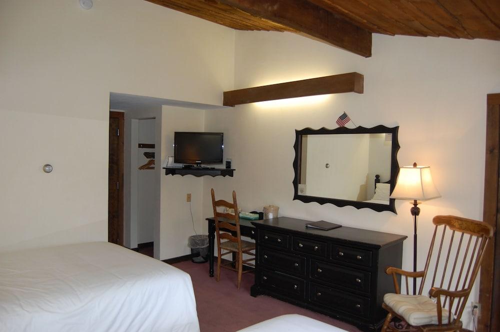 Summit Lodge photo 9