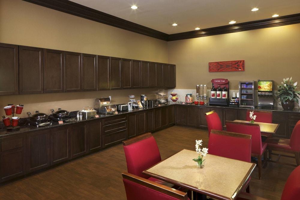 TownePlace Suites by Marriott Houston Intercontinental Arpt photo 16