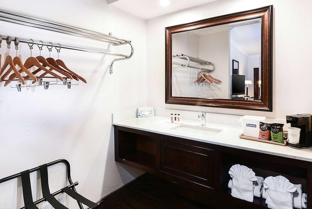 Travelodge by Wyndham Commerce Los Angeles Area photo 15