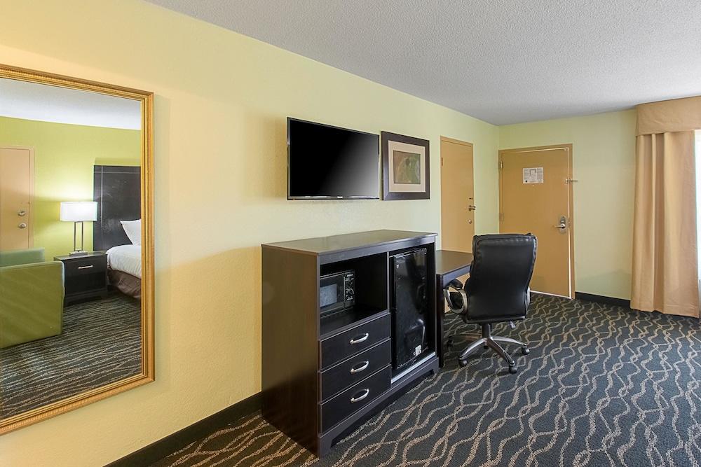 Clarion Inn Columbia Airport photo 42