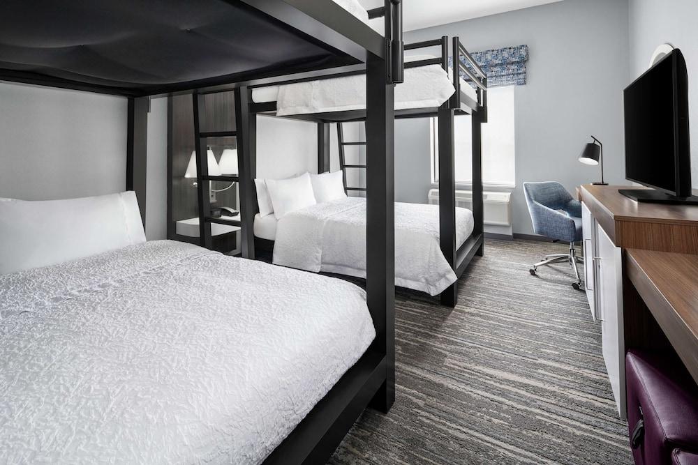 Hampton Inn & Suites Bridgeview Chicago photo 30