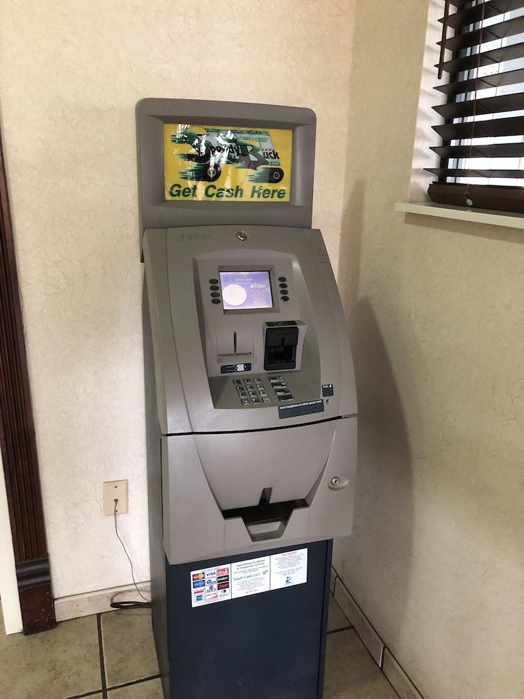 Econo Lodge Lubbock I-27 photo 19