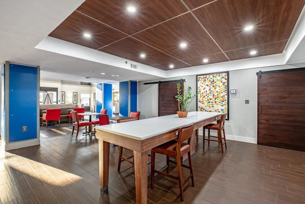 Holiday Inn Express Harlingen by IHG photo 49
