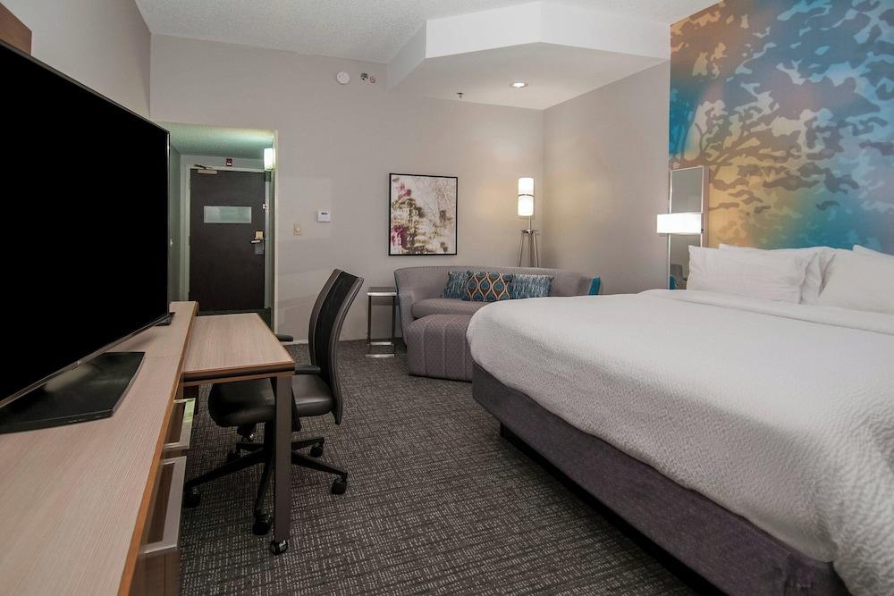 Courtyard By Marriott Bentonville photo 6