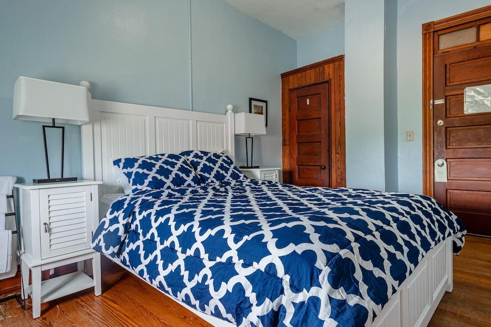 Narragansett Inn photo 3