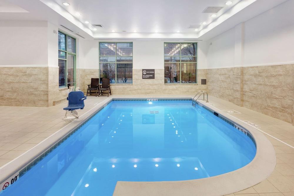 Hilton Garden Inn Chicago North Shore/Evanston photo 22