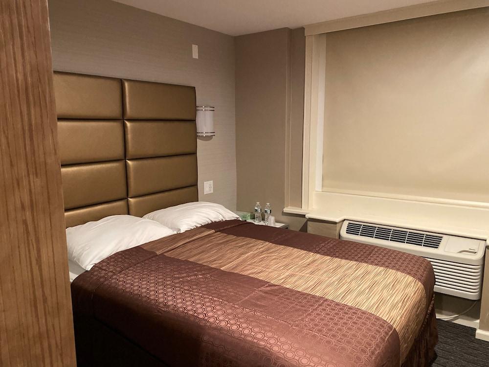 Hotel Key LaGuardia Airport photo 22