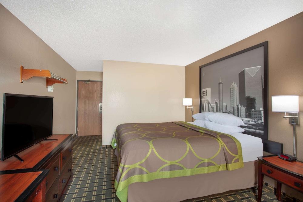 Super 8 by Wyndham Waycross GA photo 6