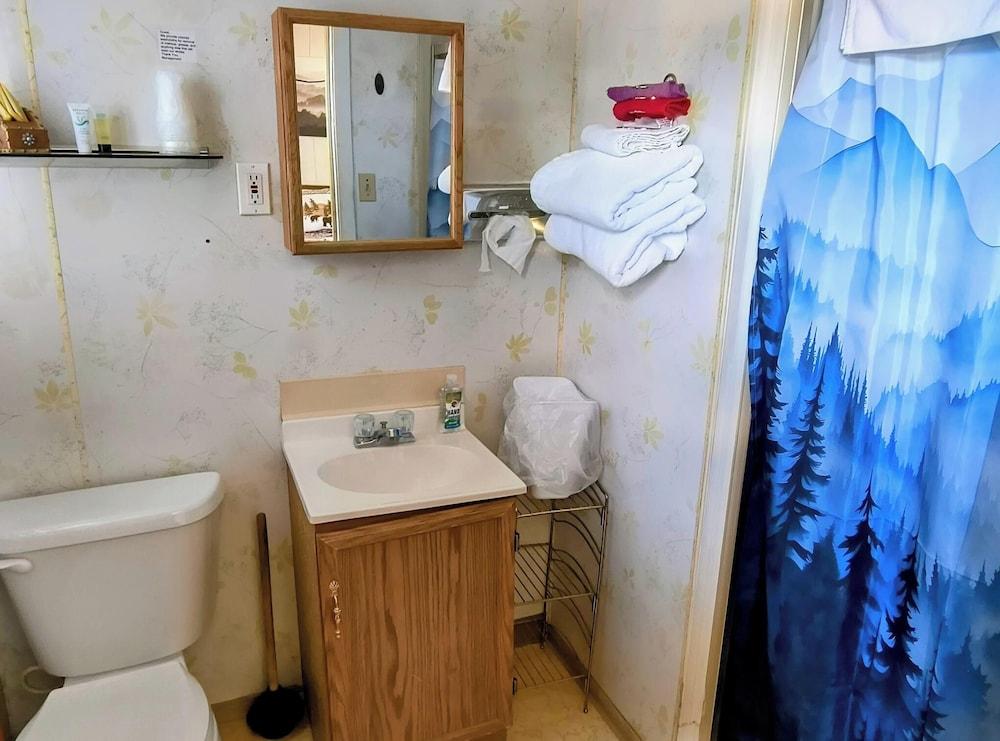 Big Sky Motel photo 8