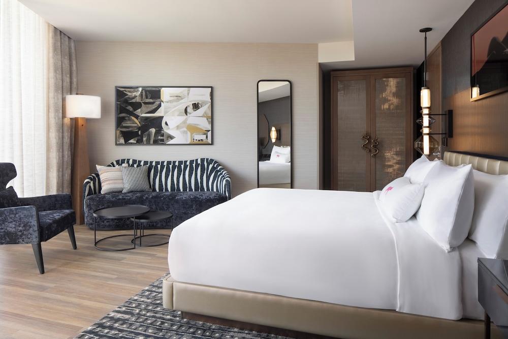 Caesars Republic Scottsdale, a Hilton Hotel photo 6