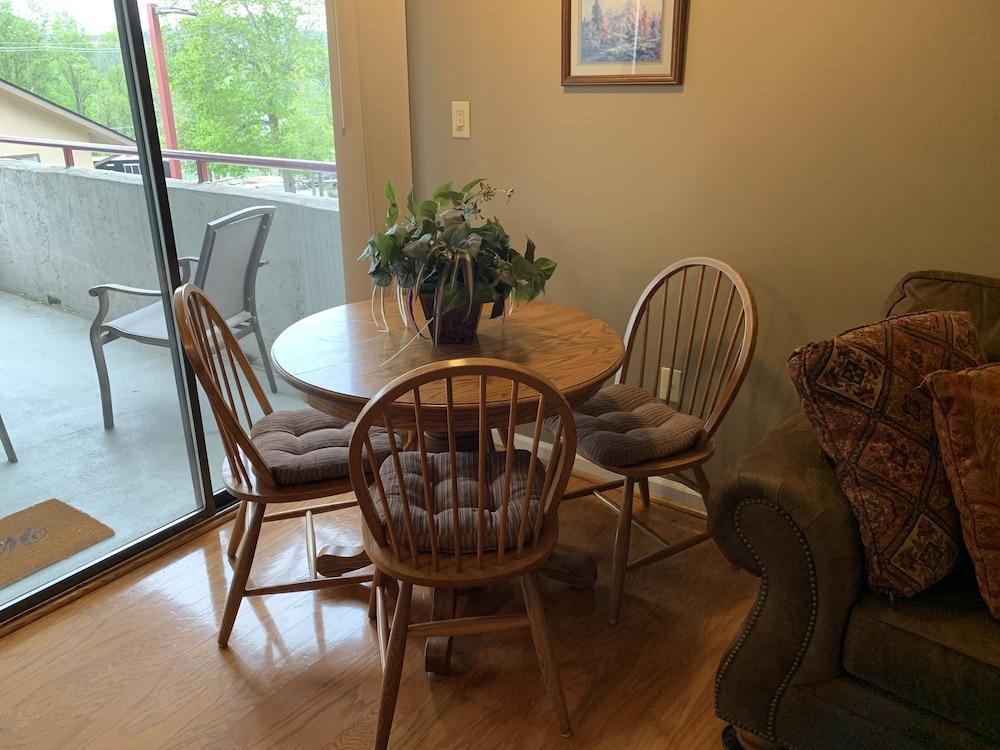 Laurel Inn Condominium photo 47