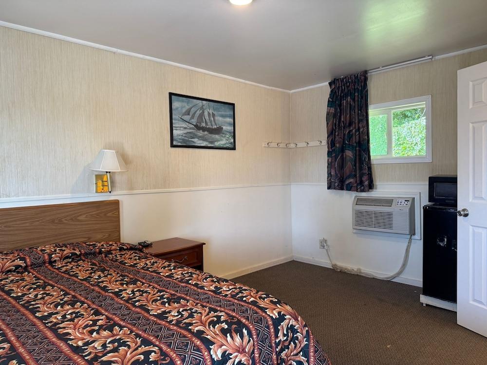 Tourest Motel photo 11