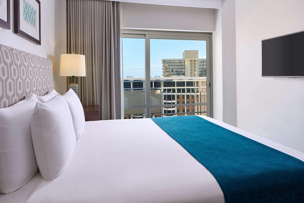 Ilikai Hotel & Luxury Suites photo 17