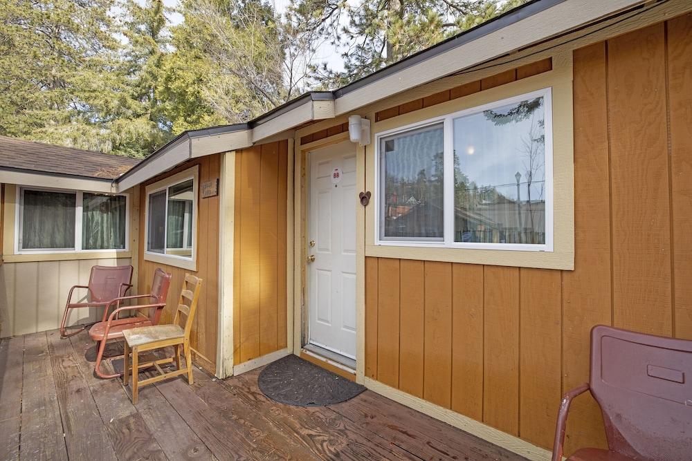 Sleepy Hollow Cabins and Hotel photo 42