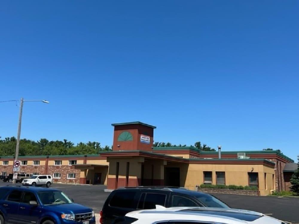Posh Inn & Suites photo 4